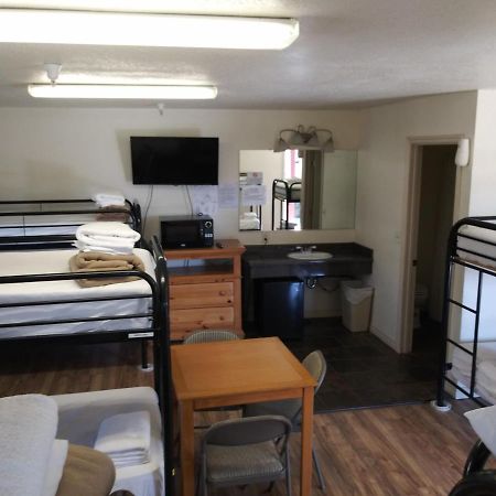 Whitney Portal Hotel And Hostel Lone Pine Bagian luar foto