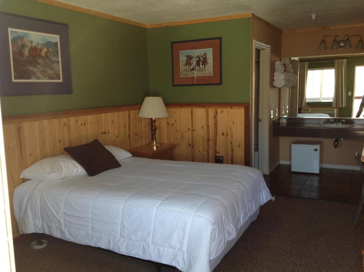 Whitney Portal Hotel And Hostel Lone Pine Bagian luar foto
