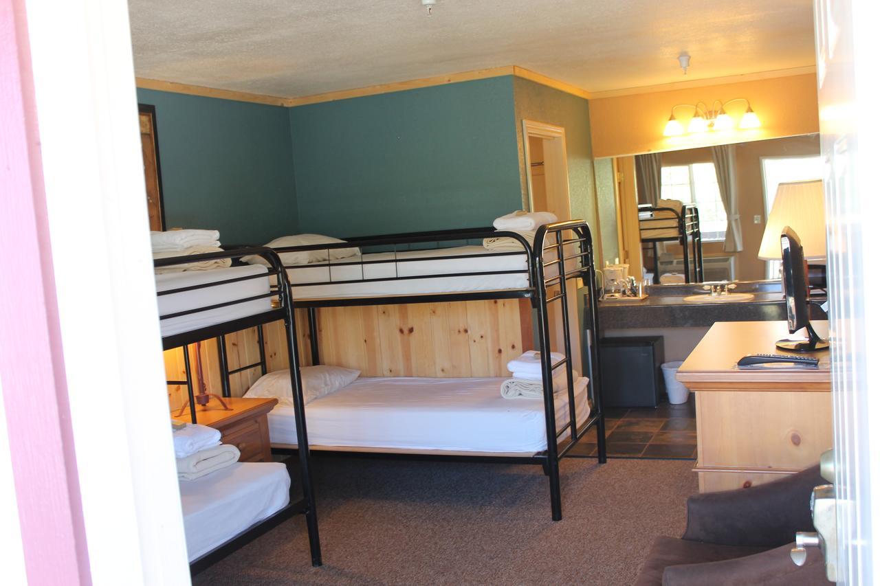 Whitney Portal Hotel And Hostel Lone Pine Bagian luar foto